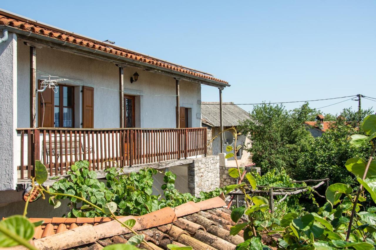 Apartma Na Skdnu Dutovlje Kültér fotó