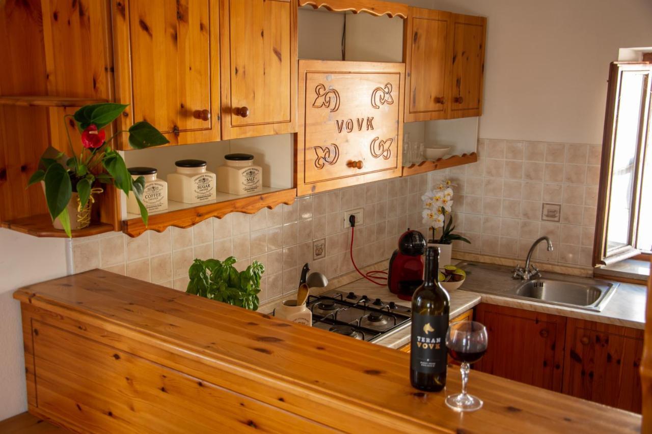 Apartma Na Skdnu Dutovlje Kültér fotó