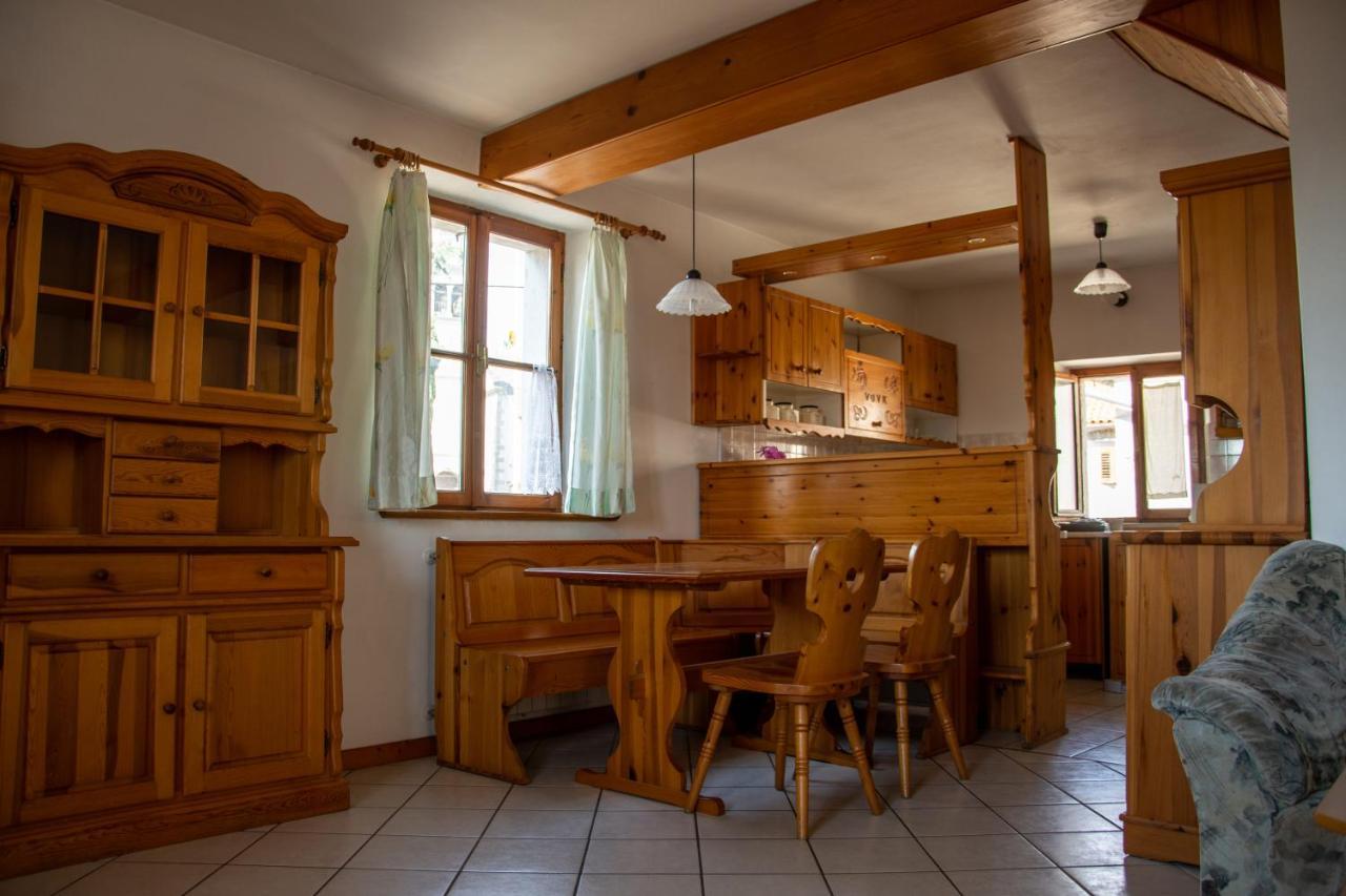Apartma Na Skdnu Dutovlje Kültér fotó